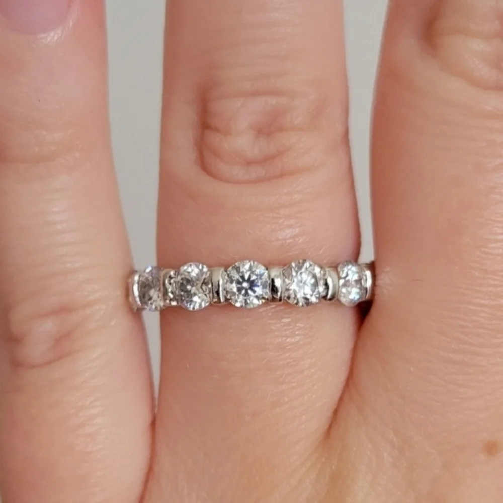 New 4ct Beautiful Moissanite Band Ring!!! - Picture 7 of 9